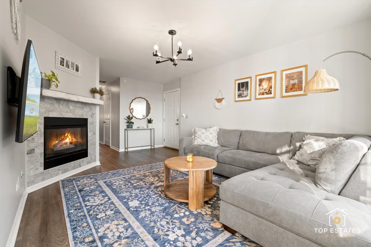 310 Buckingham Circle, Unit B Elgin, IL 60120 - Photo 7 of 36