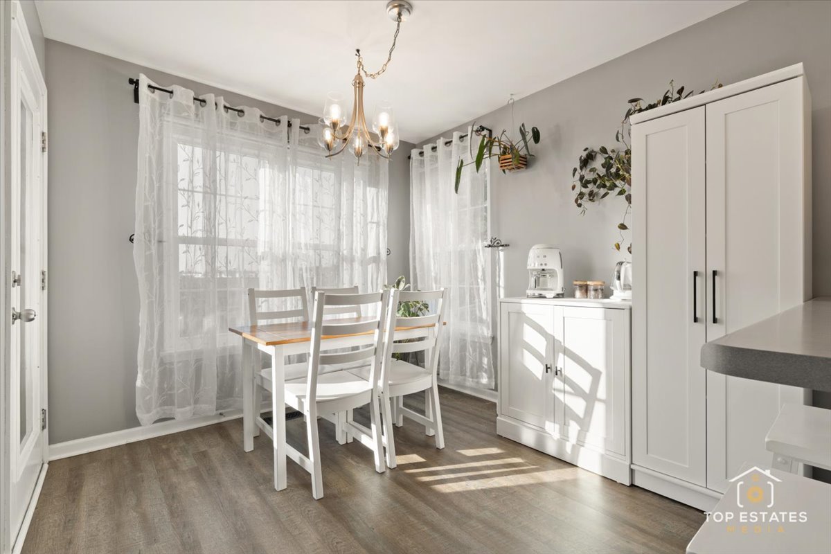 310 Buckingham Circle, Unit B Elgin, IL 60120 - Photo 9 of 36