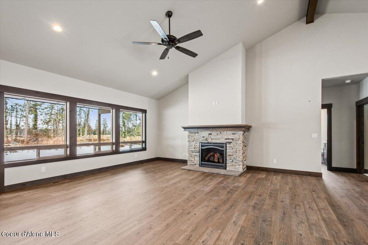 L2-b8 North Eclipse Road Rathdrum, ID 83858 - Photo 9 of 35 Living Room