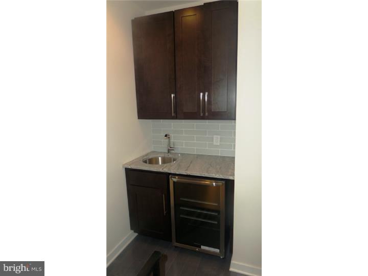 1910 Reed Street Philadelphia, PA 19146 - Photo 11 of 12 Kitchen