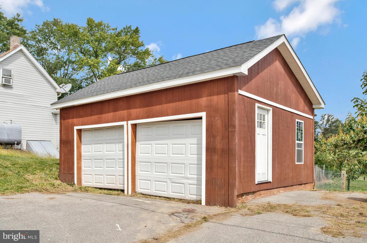 2985 Florence Road Woodbine, MD 21797 - Photo 34 of 34 garage