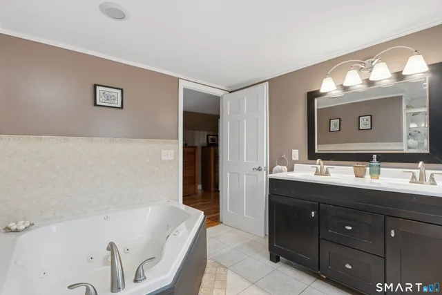 $995,000 | 46 Henderson Drive, Avon, CT 06001