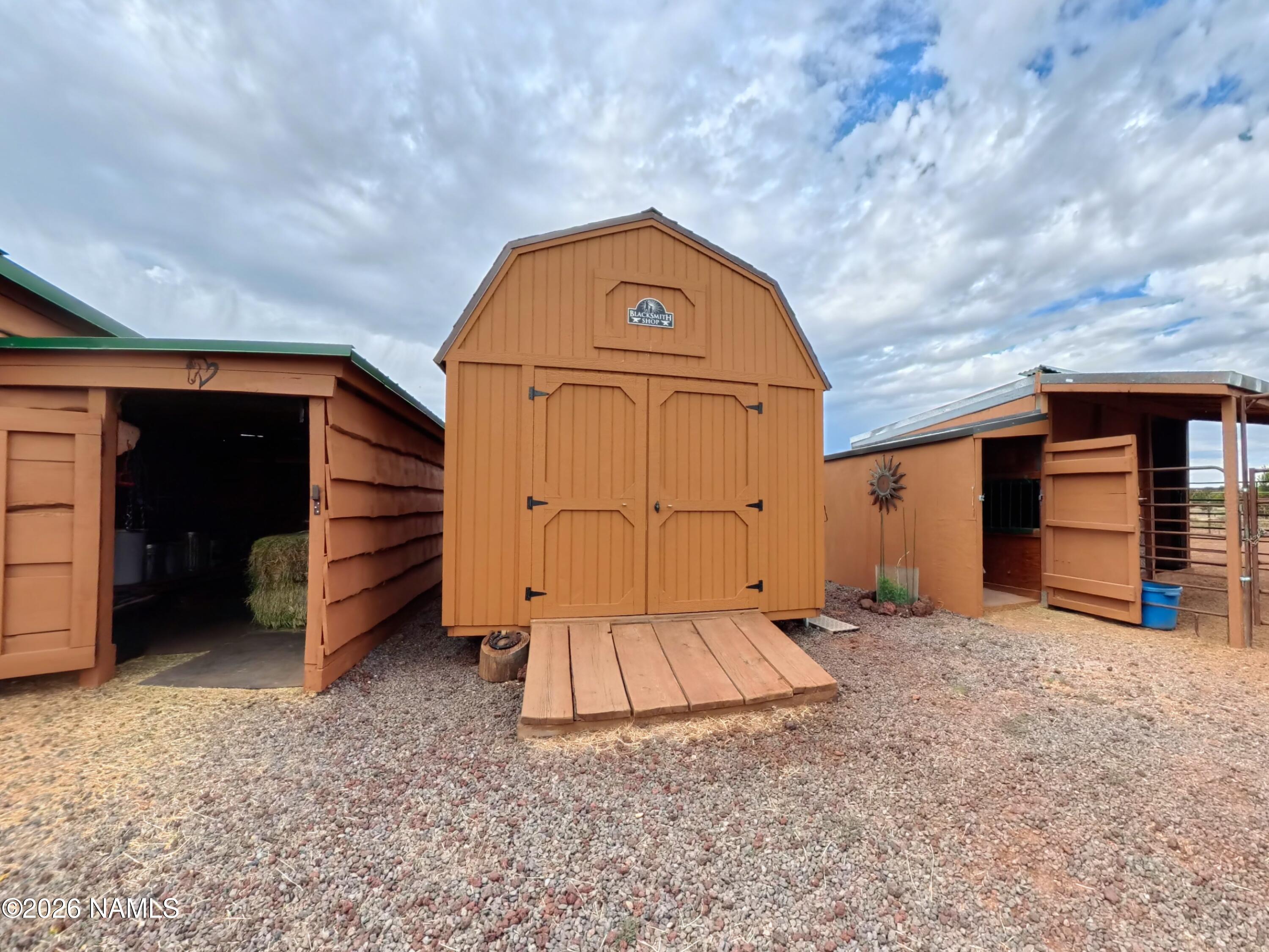 84 Espee Road Williams, AZ 86046 - Photo 51 of 67 Outbuildings 5