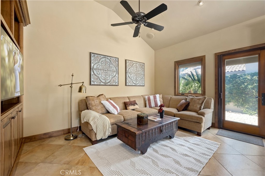 57205 Merion La Quinta, CA 92253 - Photo 17 of 53 Conversation area off of kitchen.