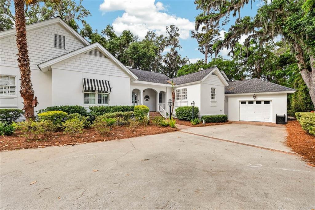203 Merion St. Simons Island, GA 31522 - Photo 4 of 62 Photo 4