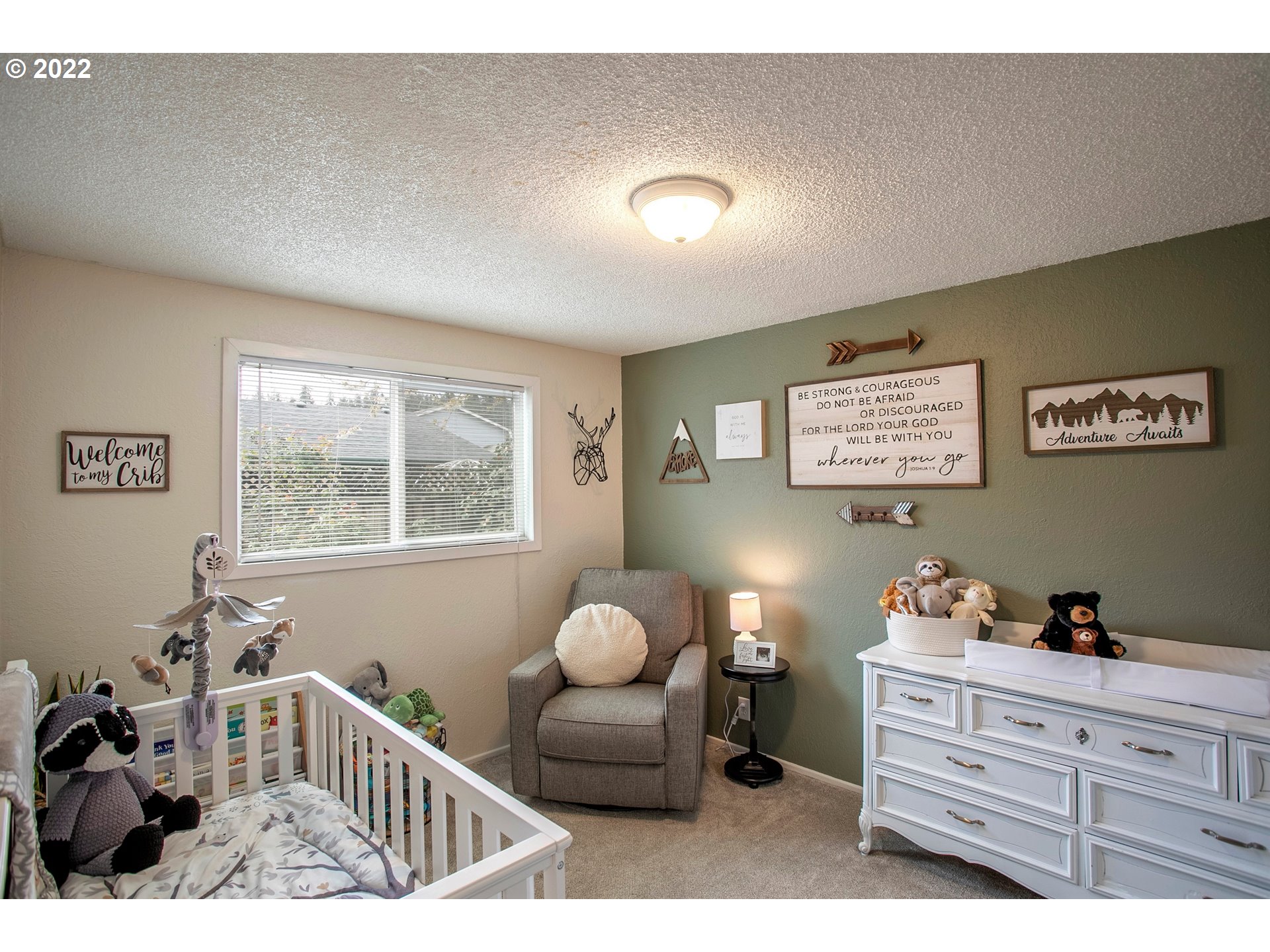 6305 C Street Springfield, OR 97478 - Photo 20 of 32 a view of a livingroom with furniture and windows