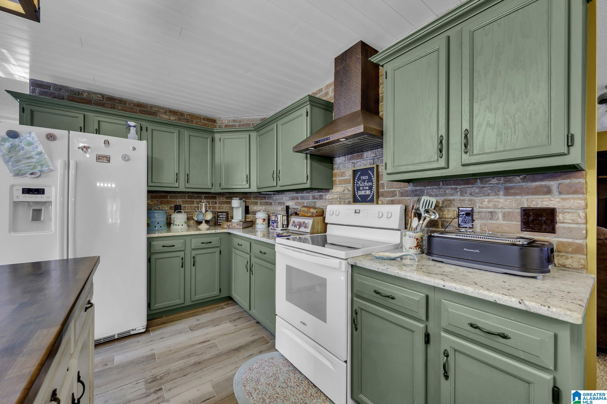 631 Kennedy Road Gardendale, AL 35071 - Photo 3 of 37