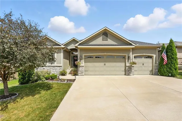 $559,000 | 512 Sycamore Road, Greenwood, MO 64034