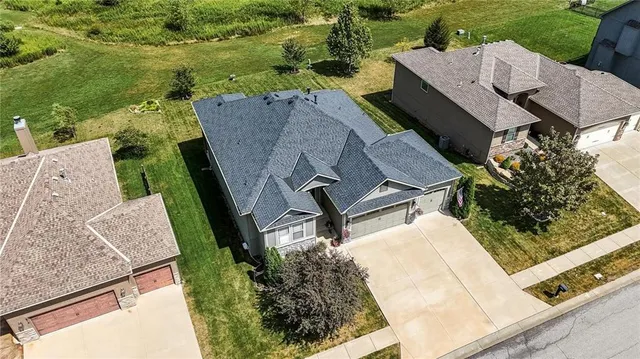 $559,000 | 512 Sycamore Road, Greenwood, MO 64034