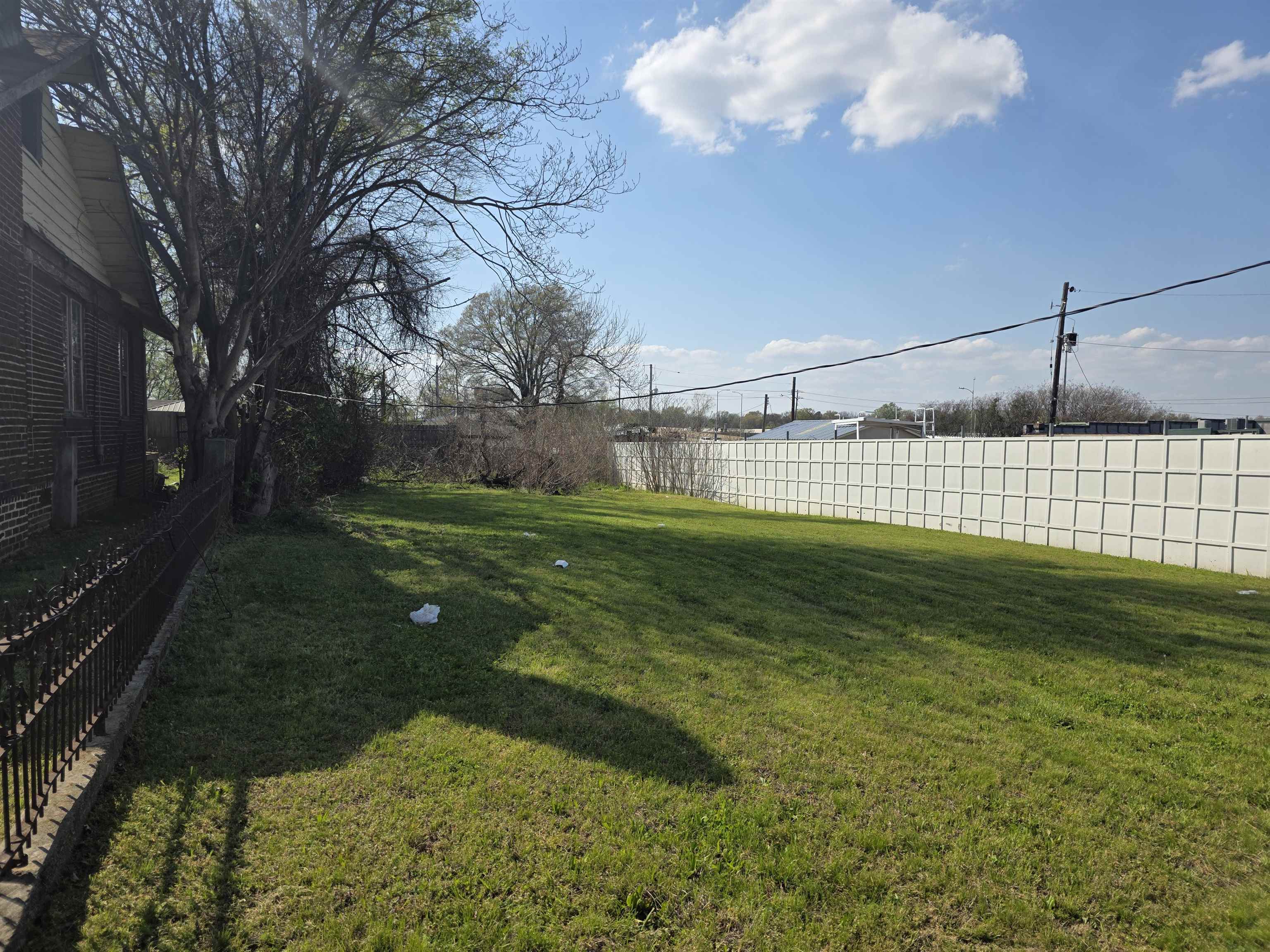 599 Lester Street Memphis, TN 38112 - Photo 14 of 15 a view of a park