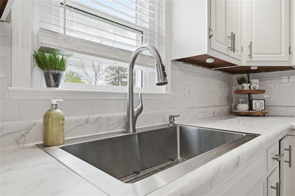 129 Meadowbrook Road Renfrew, PA 16053 - Photo 8 of 45 a close view of sink