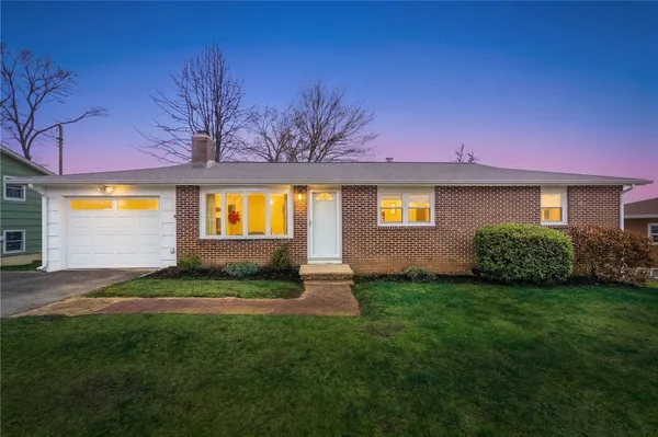 $475,000 | 137 Monterey Drive, West Warwick, RI 02893