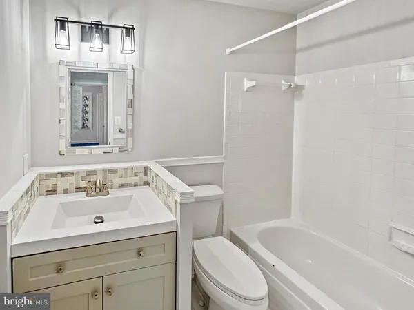 $2,599 | 19008 Amarillo Drive, Unit 150, Germantown, MD 20874