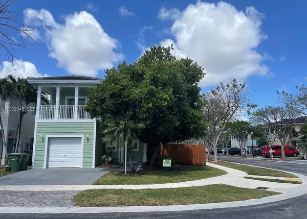 $2,750 | 390 Northeast 35th Avenue, Homestead, FL 33033