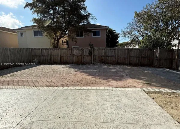 $2,750 | 390 Northeast 35th Avenue, Homestead, FL 33033