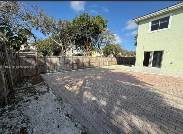 $2,750 | 390 Northeast 35th Avenue, Homestead, FL 33033