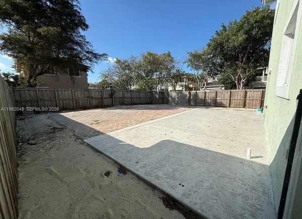 $2,750 | 390 Northeast 35th Avenue, Homestead, FL 33033