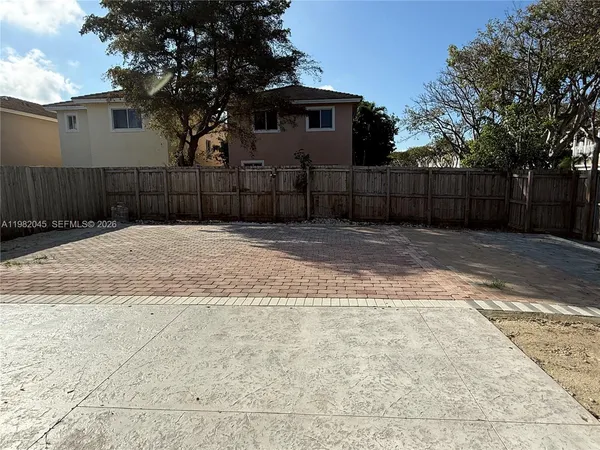 $2,750 | 390 Northeast 35th Avenue, Homestead, FL 33033