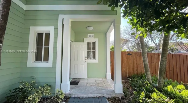 $2,750 | 390 Northeast 35th Avenue, Homestead, FL 33033