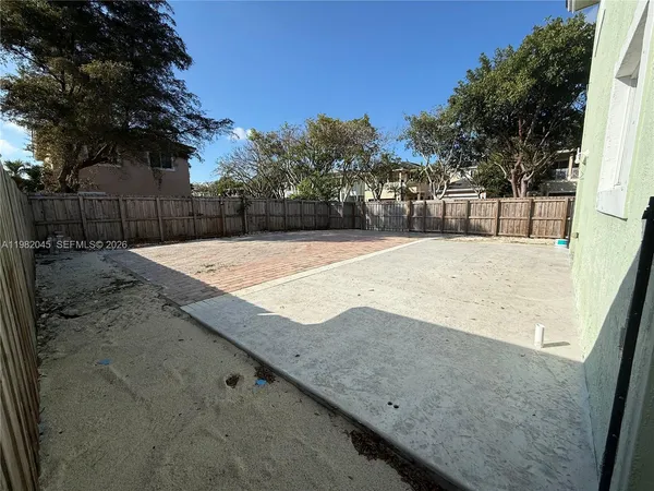 $2,750 | 390 Northeast 35th Avenue, Homestead, FL 33033