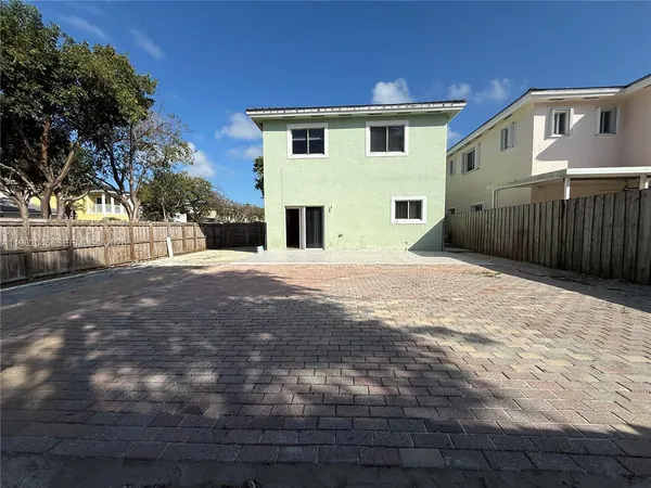 $2,750 | 390 Northeast 35th Avenue, Homestead, FL 33033
