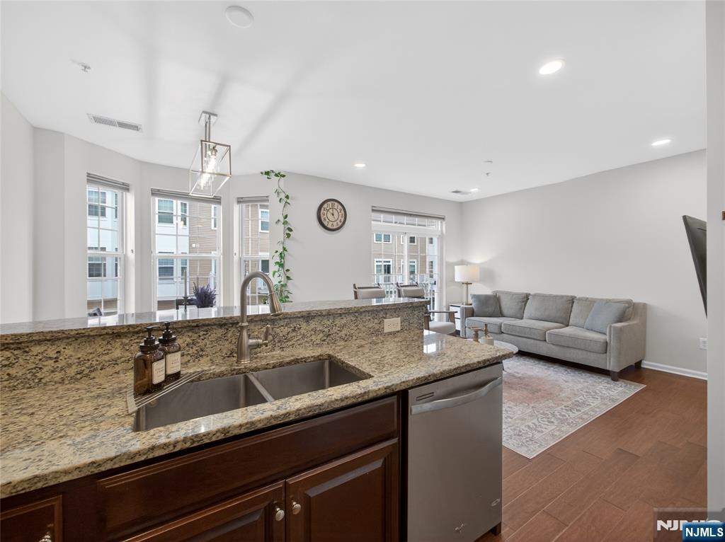 8 Veterans Drive Wood-Ridge, NJ 07075 - Photo 19 of 47