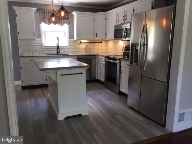 618 Cypress Road Severna Park, MD 21146 - Photo 2 of 6