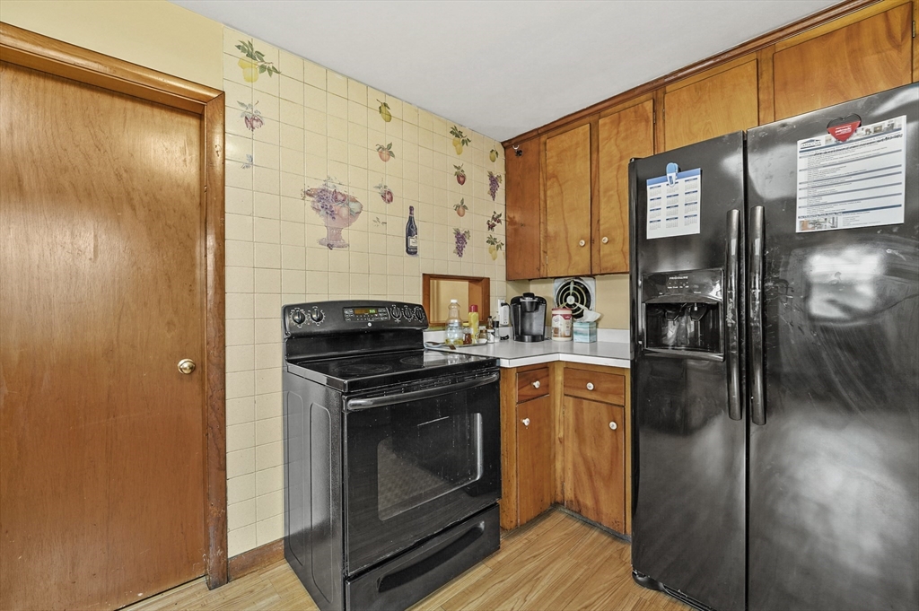 577 Grove Street Worcester, MA 01605 - Photo 9 of 39