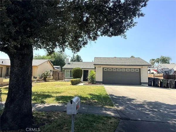 $3,100 | 1309 Hunter Drive, Redlands, CA 92374