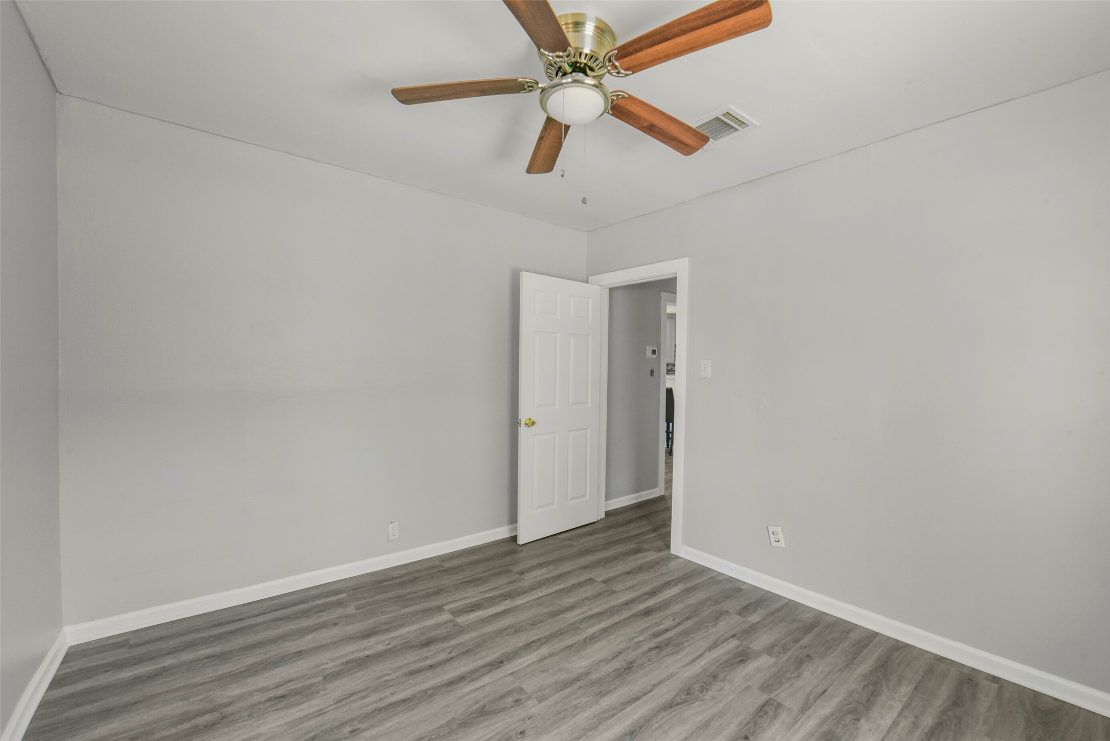 220 Engel Street Houston, TX 77011 - Photo 22 of 29 Bedroom