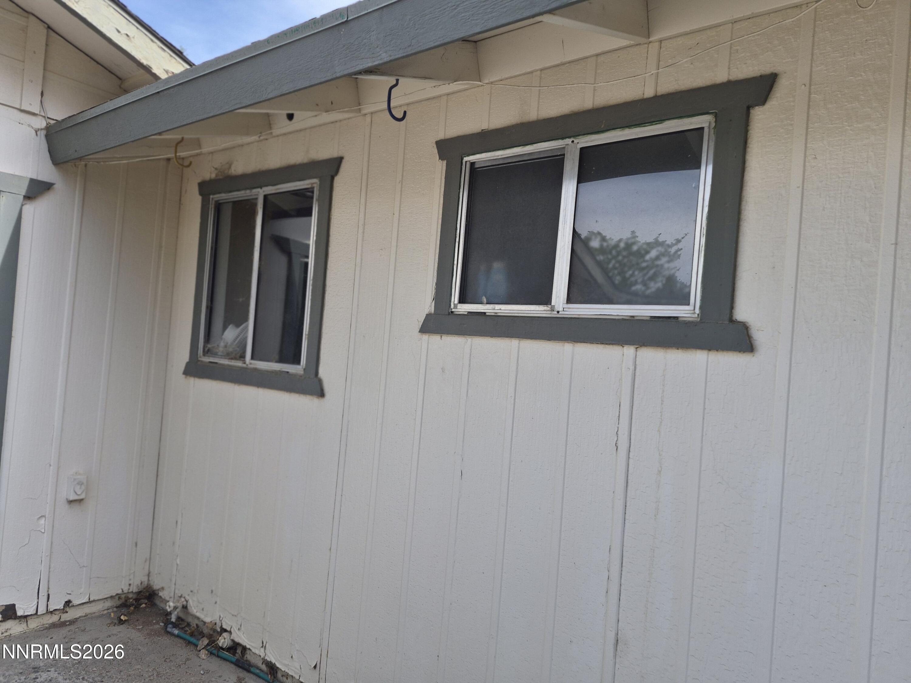 1140 Pine Road Fallon, NV 89406 - Photo 8 of 23 PINE BACK PORCH AREA