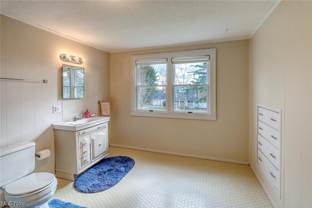 10722 Thwing Road Chardon, OH 44024 - Photo 29 of 34 Full bath in older part of house