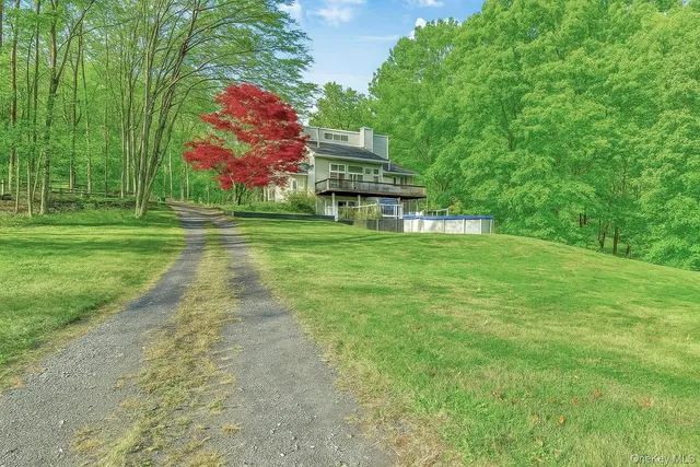 a front view of house with yard