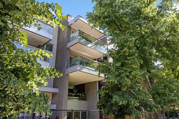 $700,000 | 1470 West Winona Street, Unit 203, Chicago, IL 60640