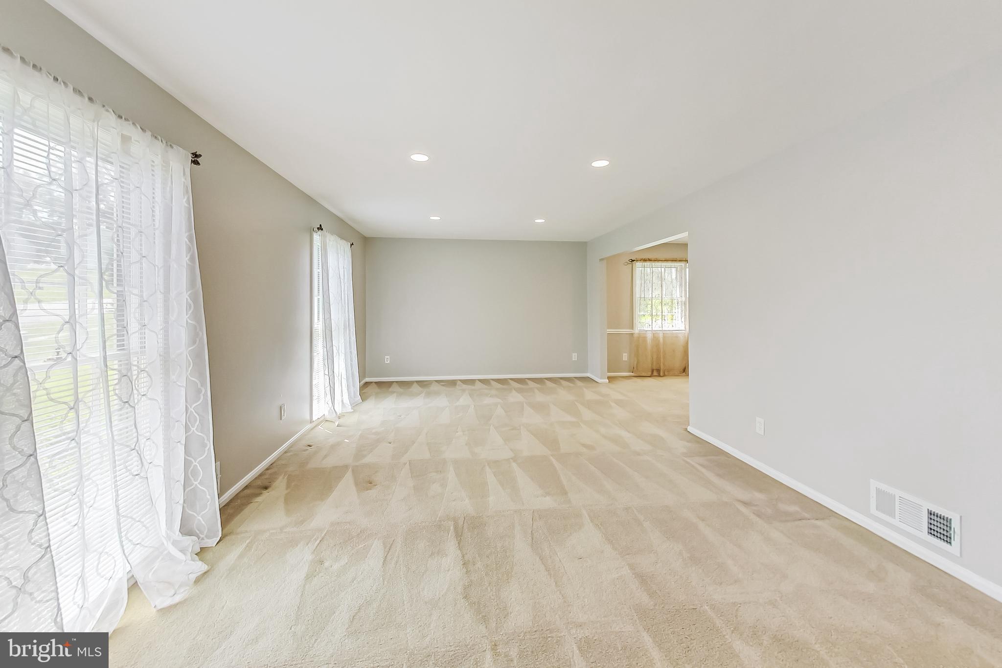8403 Postoak Road Potomac, MD 20854 - Photo 7 of 28