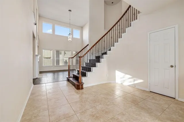 a view of entryway and hall