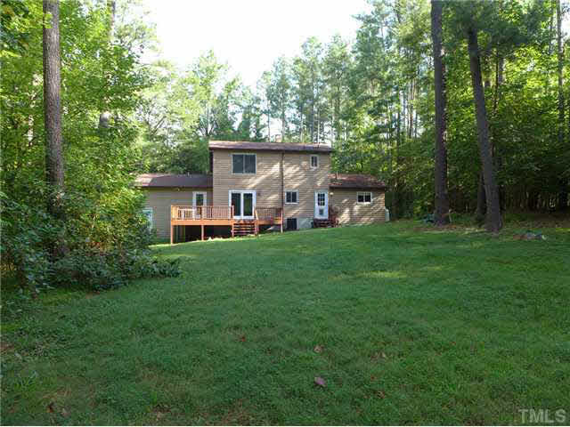 428 Robin Road Chapel Hill, NC 27516 - Photo 20 of 22 Exterior Back