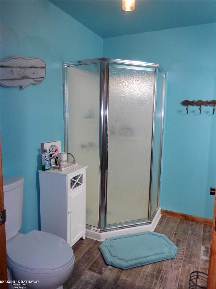 12225 Dunn Road Memphis, MI 48041 - Photo 41 of 46 master bath uppper
