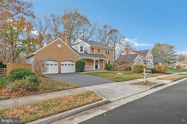 $899,900 | 814 Potomac Ridge Court, Sterling, VA 20164