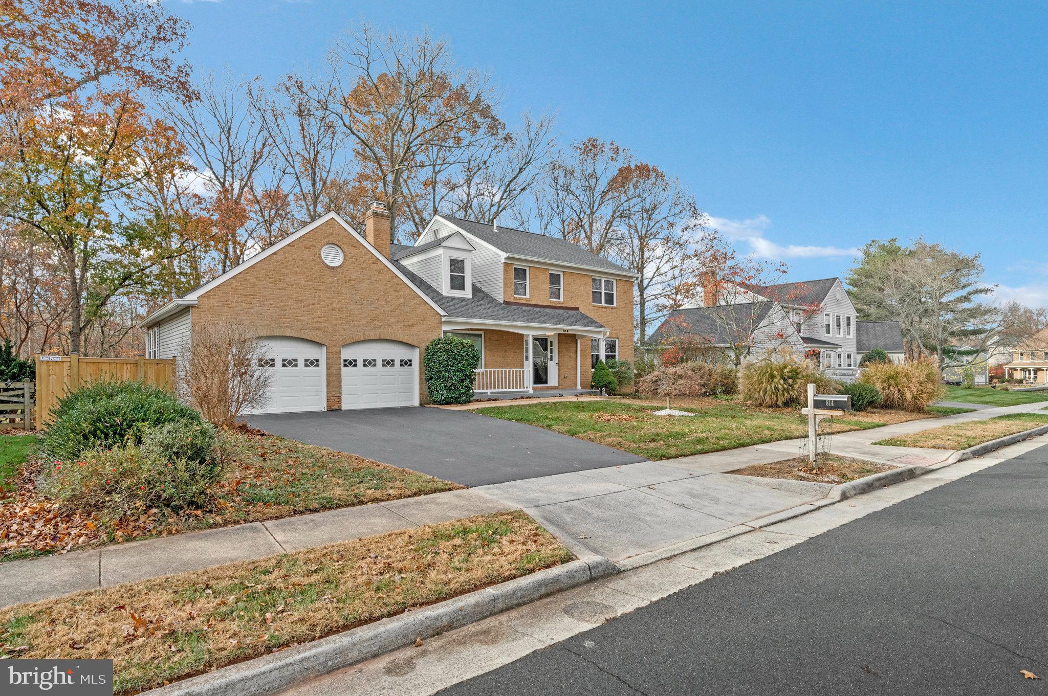 814 Potomac Ridge Court Sterling, VA 20164 - Photo 2 of 14 3500 finished sq feet on 3 levels. No thru Street!