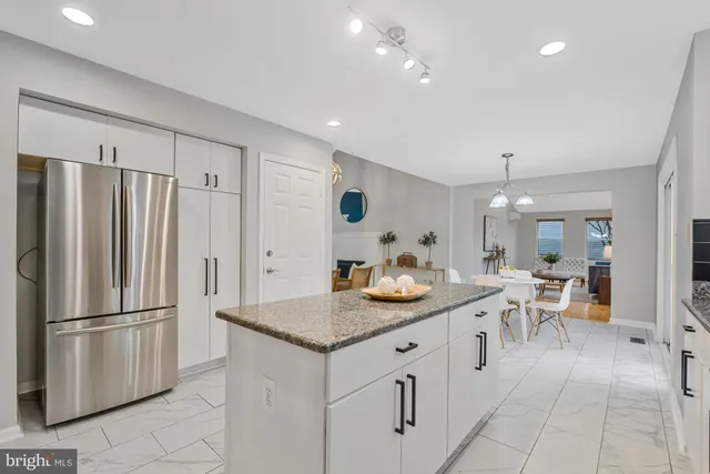 $950,000 | 814 Potomac Ridge Court, Sterling, VA 20164