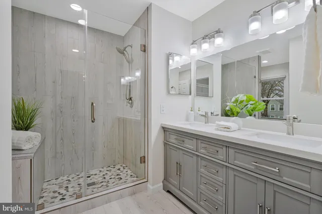 $950,000 | 814 Potomac Ridge Court, Sterling, VA 20164