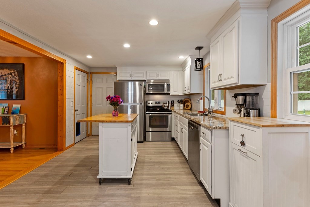 20 Blacksmith Road Wilbraham, MA 01095 - Photo 24 of 36