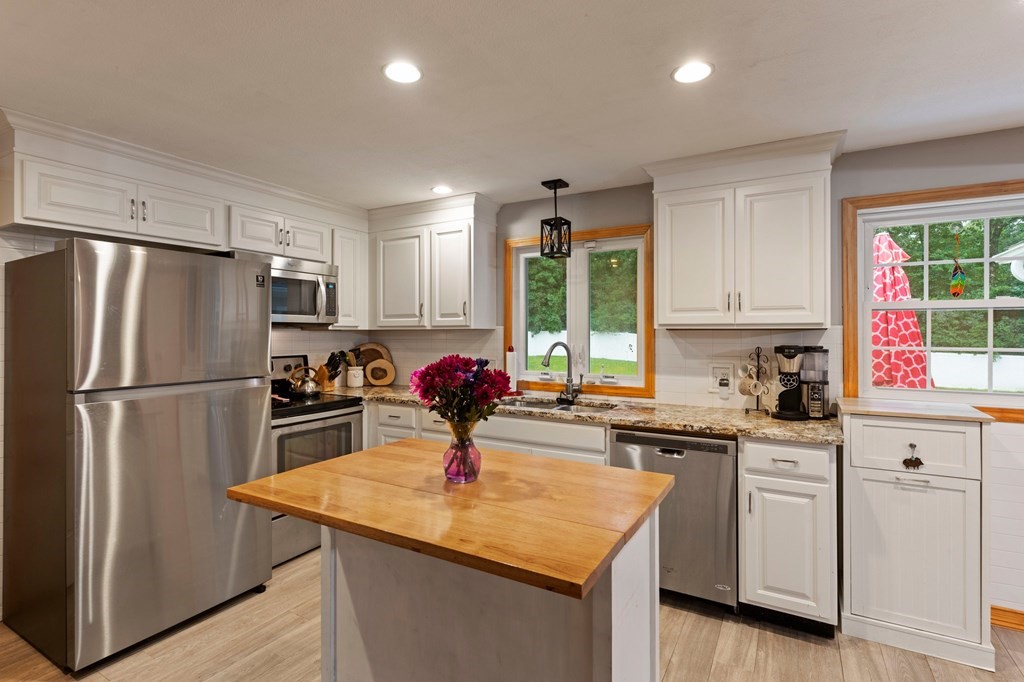 20 Blacksmith Road Wilbraham, MA 01095 - Photo 25 of 36