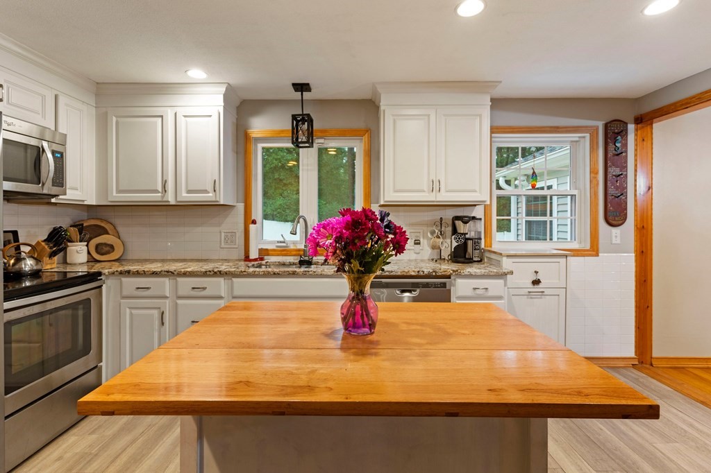 20 Blacksmith Road Wilbraham, MA 01095 - Photo 27 of 36