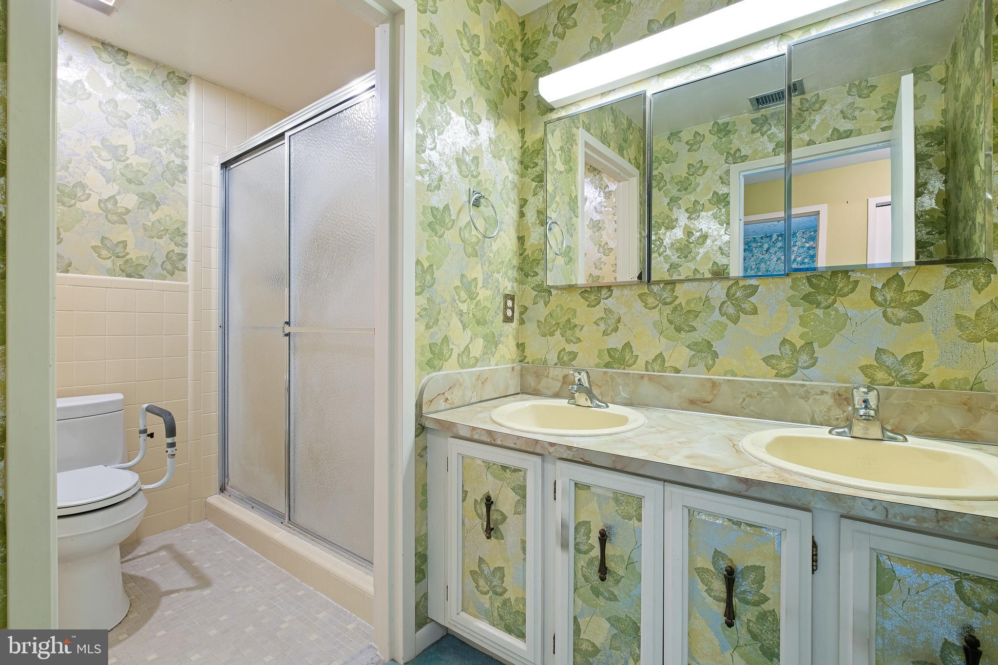 614 Loveville Road, Unit C05H Hockessin, DE 19707 - Photo 10 of 26 Primary bathroom