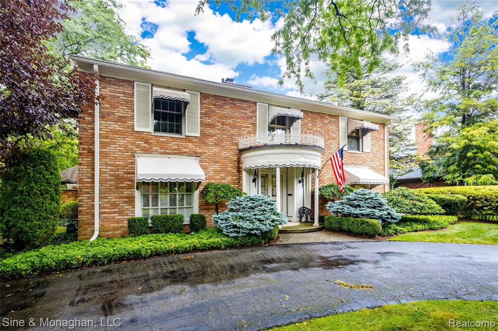 523 Thorntree Road Grosse Pointe Woods, MI 48236 - Photo 3 of 59
