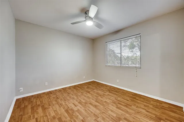 $1,895 | 900 North Brents Avenue, Sherman, TX 75090