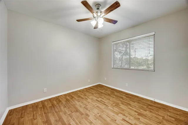 $1,895 | 900 North Brents Avenue, Sherman, TX 75090