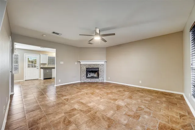 $1,895 | 900 North Brents Avenue, Sherman, TX 75090